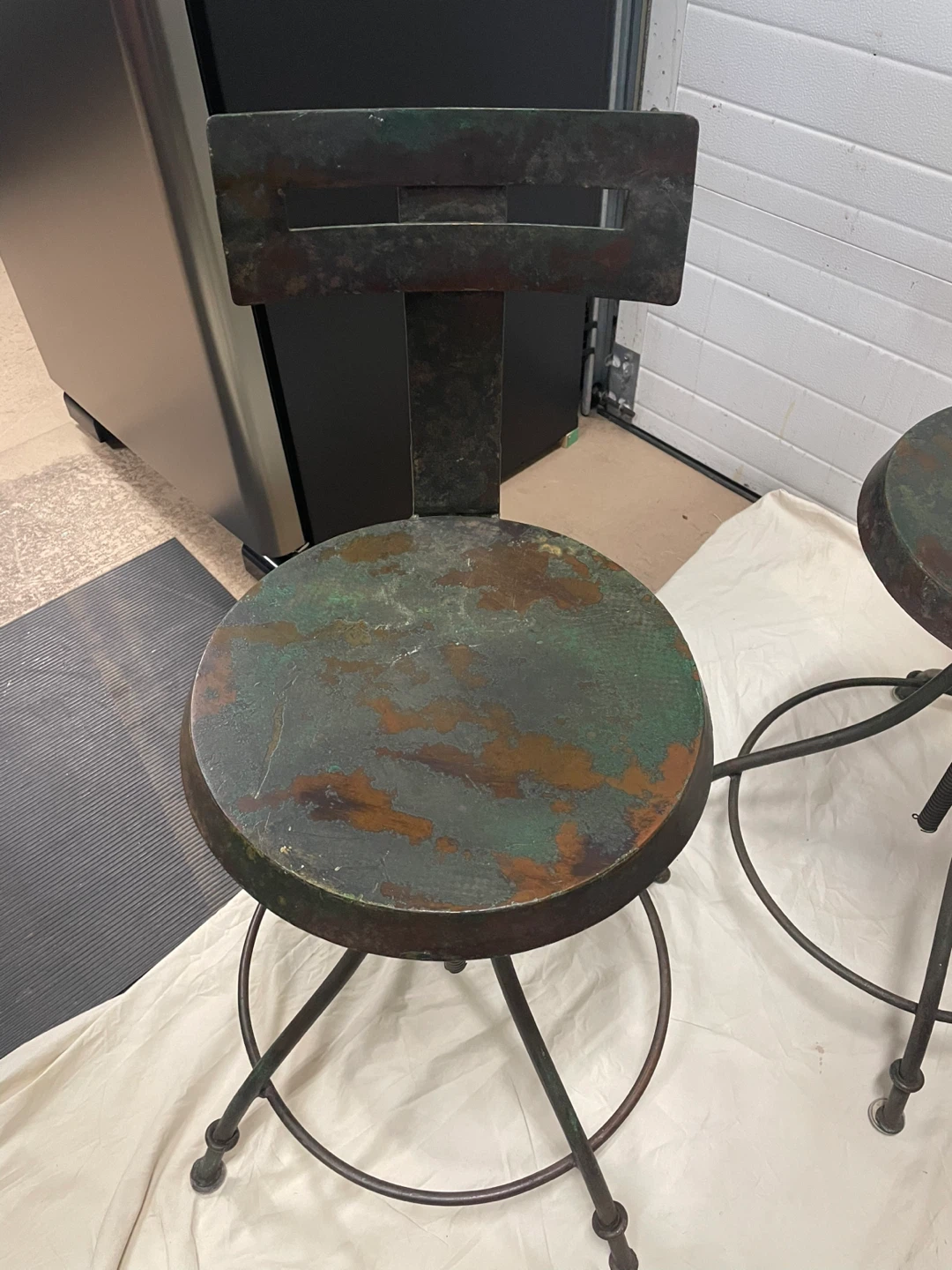 Metal round table adjustable. 8 chairs adjustable - photo 2