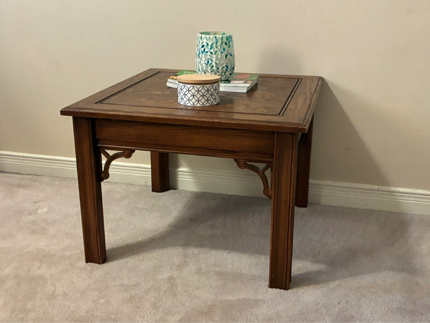Solid Wood Vintage End Table – Excellent Condition - photo 2