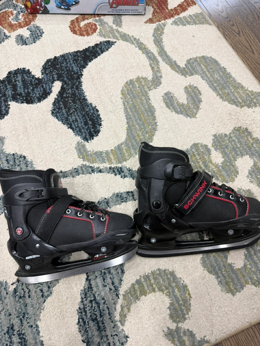 Schwinn Adjustable Ice Skates - photo 2