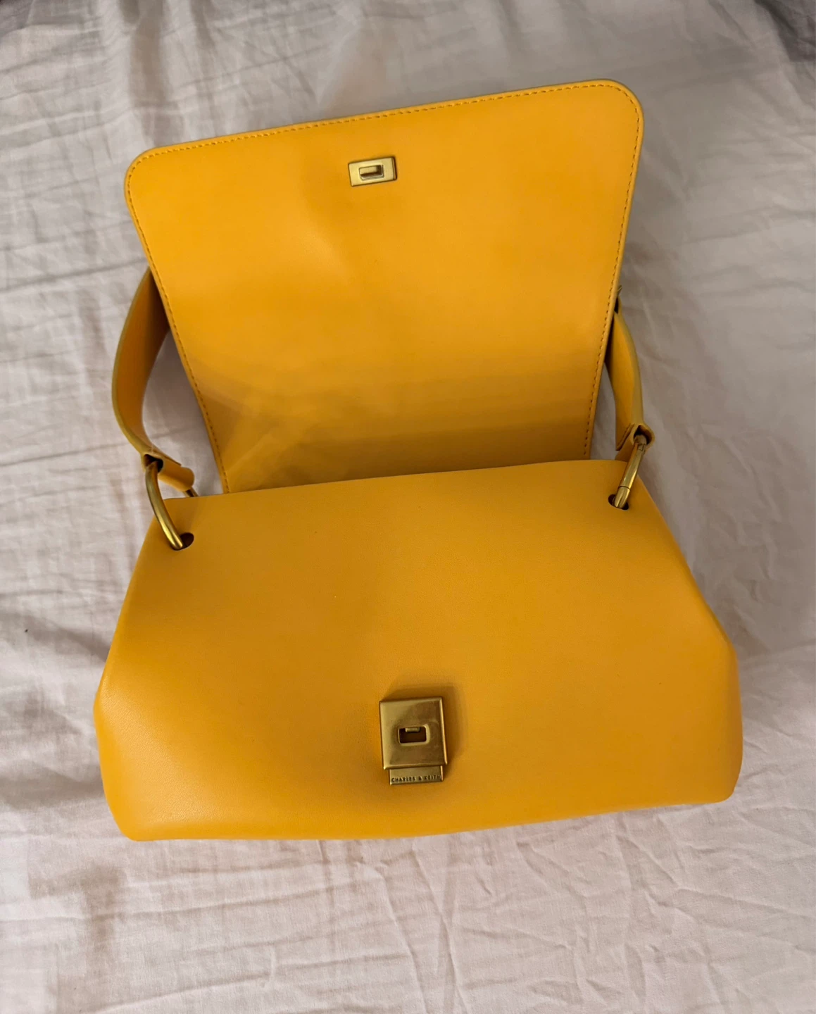 Charles & Keith Yellow Shoulder Bag - photo 4