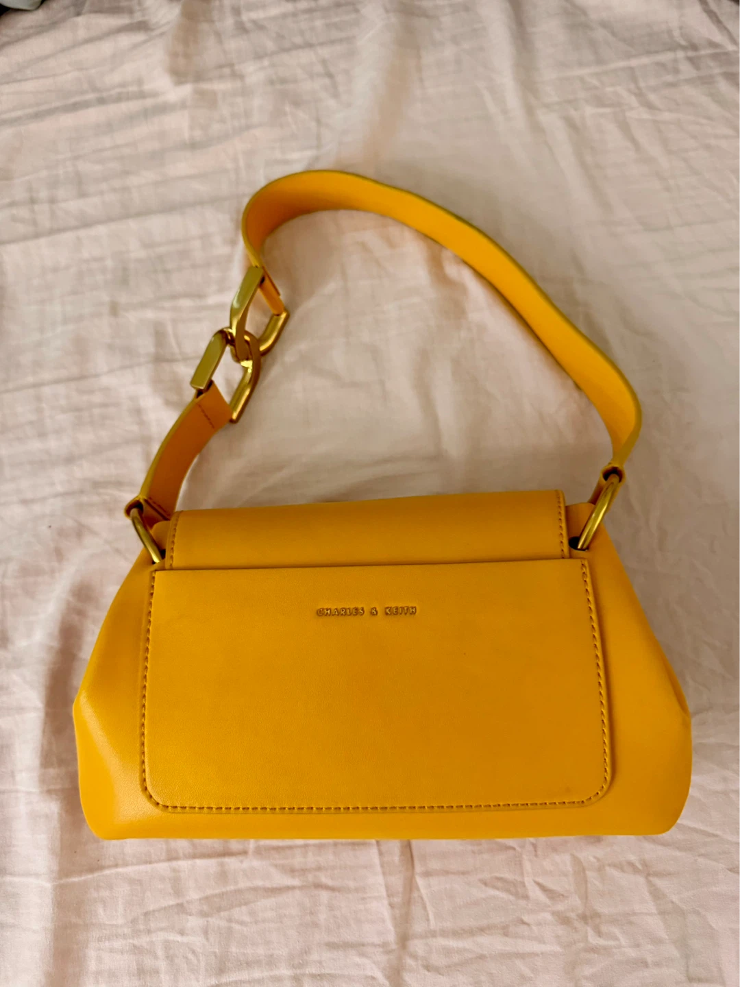 Charles & Keith Yellow Shoulder Bag - photo 2