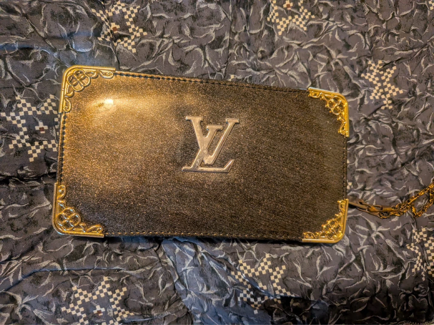 Louis Vuitton Clutch - Black Glitter, fake