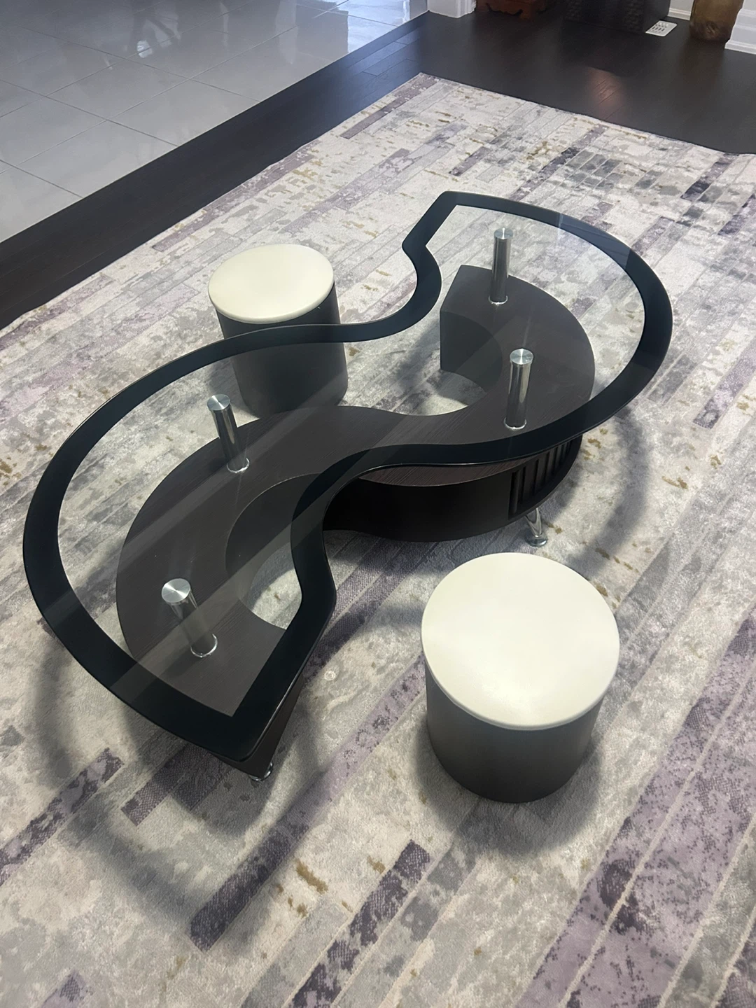 Unique S-Shaped Glass Coffee Table with Ottomans - photo 2