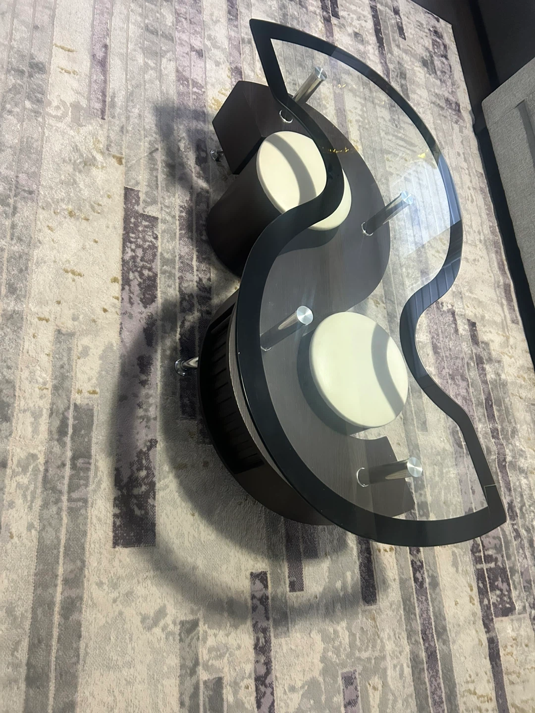 Unique S-Shaped Glass Coffee Table with Ottomans