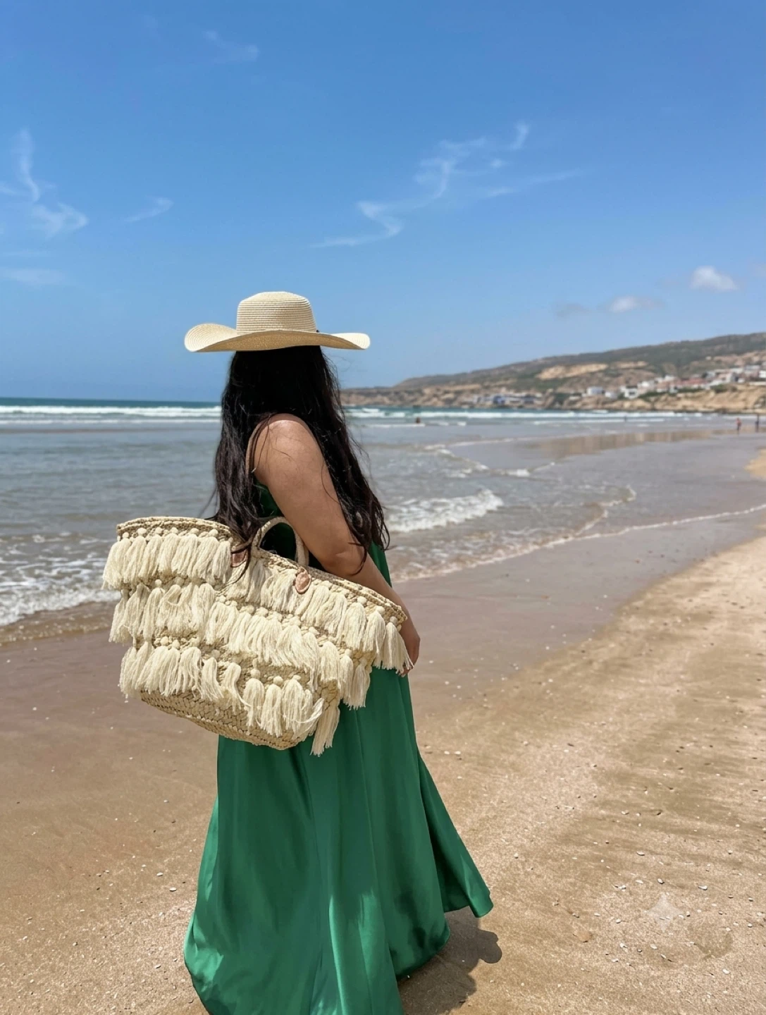 Straw Tassel Beach Bag - photo 3