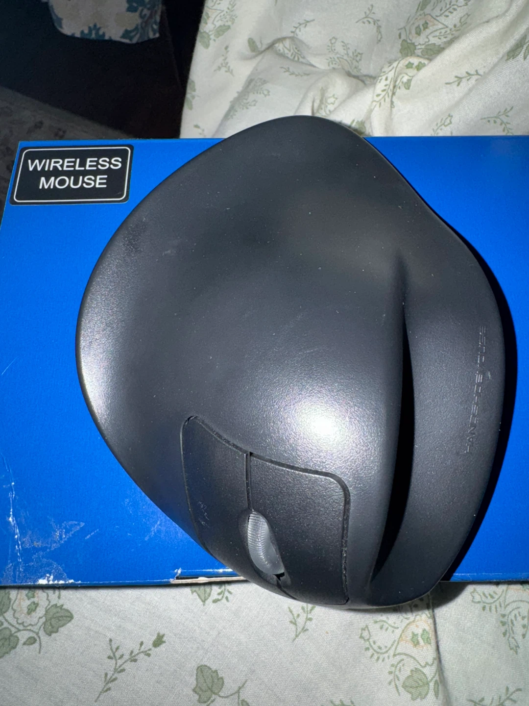 HandShoeMouse Wireless Ergonomic Mouse - photo 3