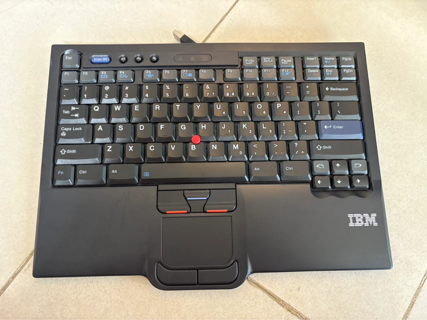 Wired keyboard with trackpad
