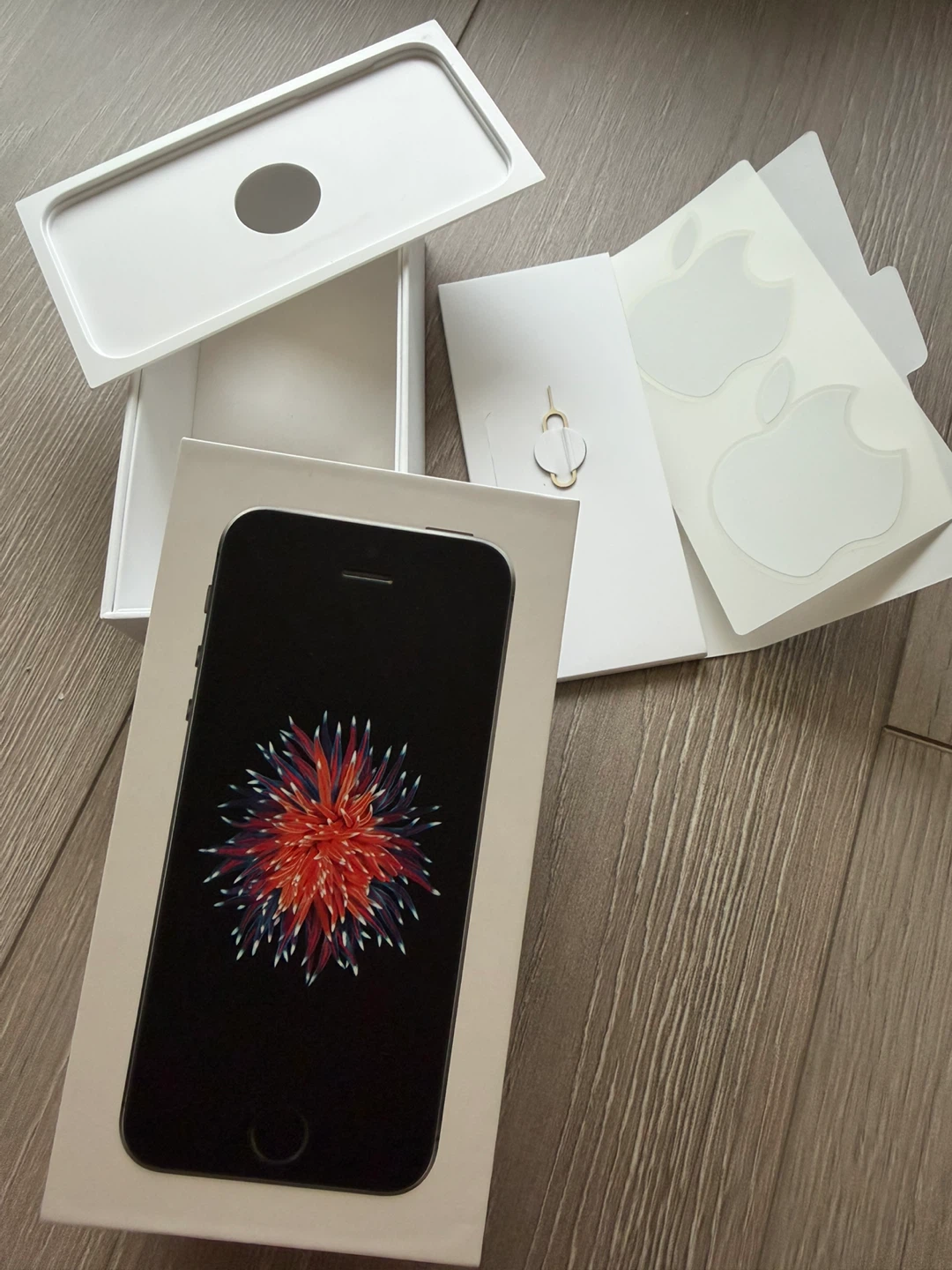 Only empty boxes Apple iPhone 5S, 6S, and SE Bundle - photo 5