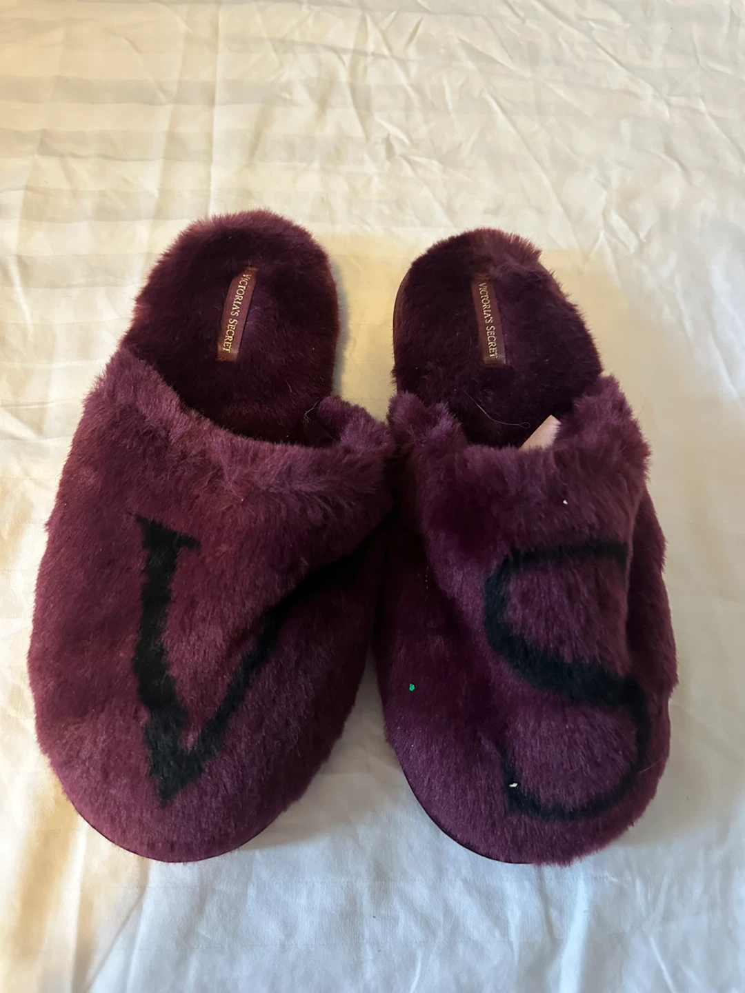 Victoria's Secret Plush Slippers Burgundy