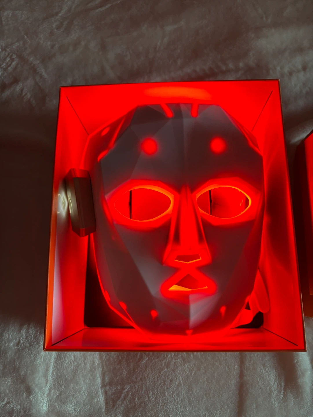 GLO24K Red Light Therapy Mask & Eye Mask Set - photo 2