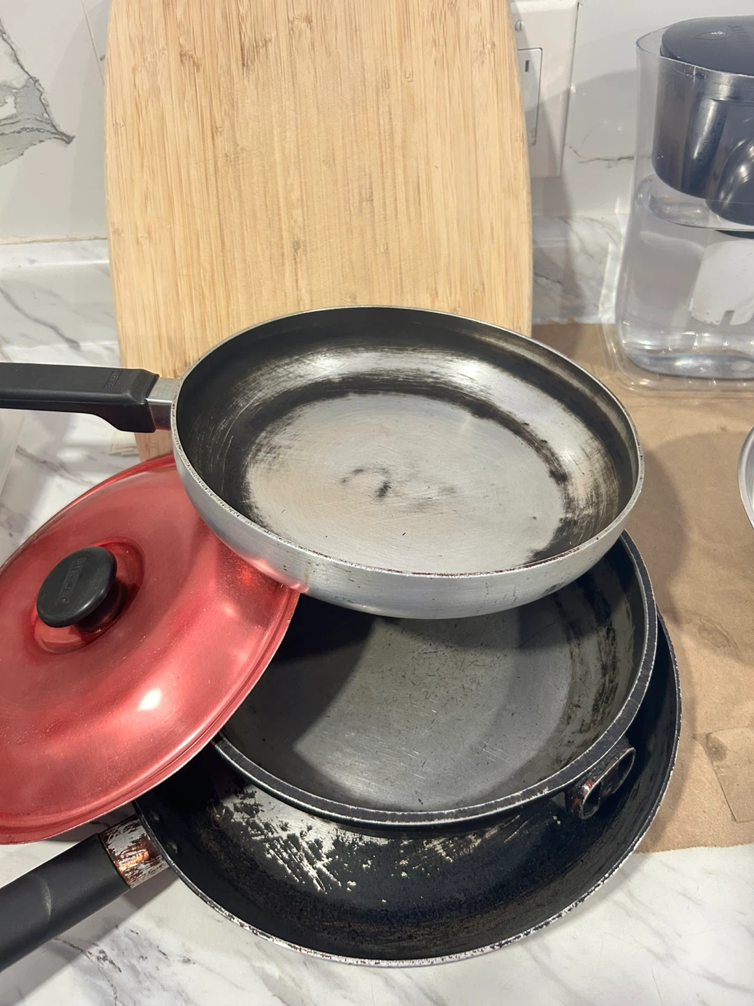 Set of 2 Frying Pans and 1 Pot with Lid