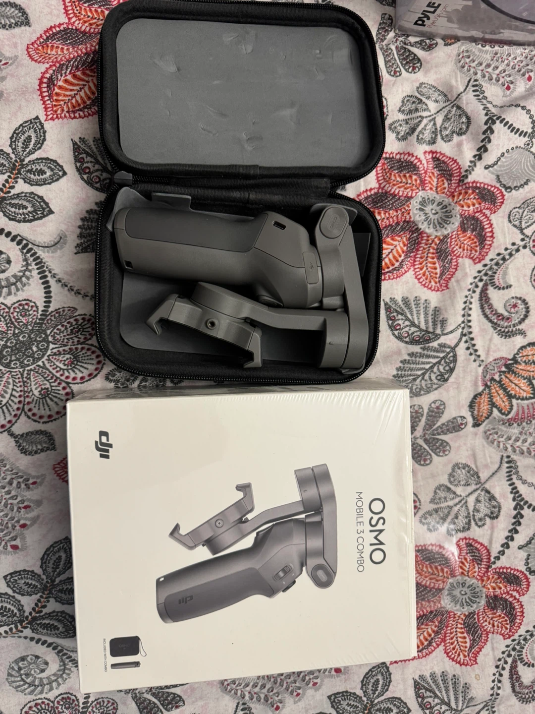 DJI Osmo Mobile 3 Combo Gimbal