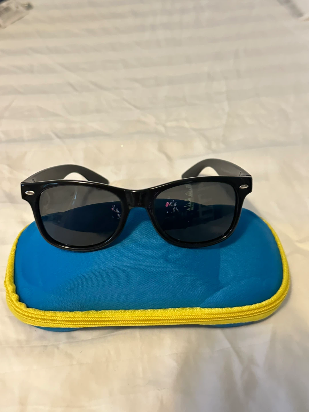 Black Wayfarer Sunglasses with Case - photo 4