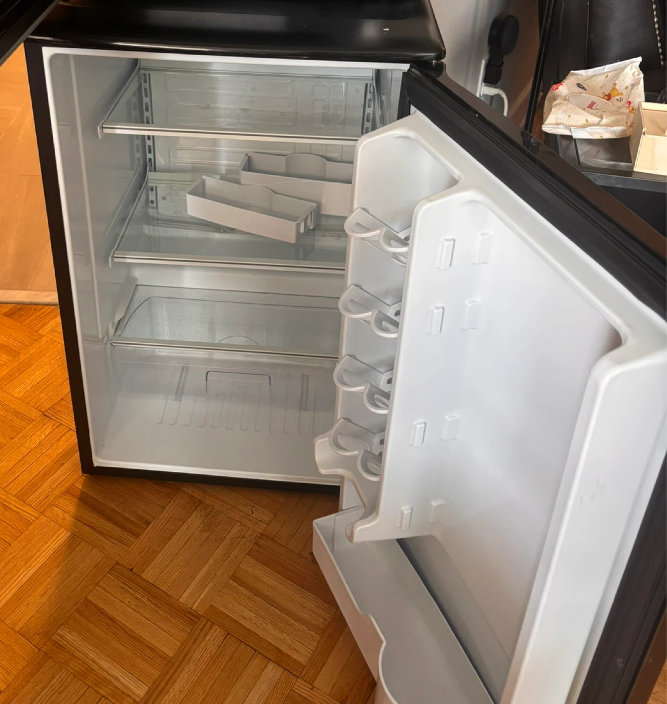 Danby Designer Mini Fridge 4.4 CuFt Stainless Look - photo 3