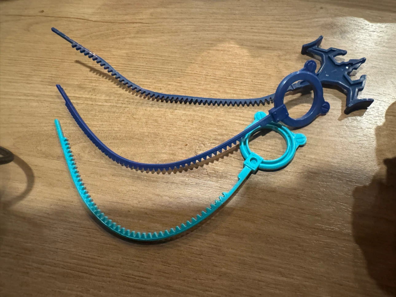 Beyblade Lot with Launchers - photo 2