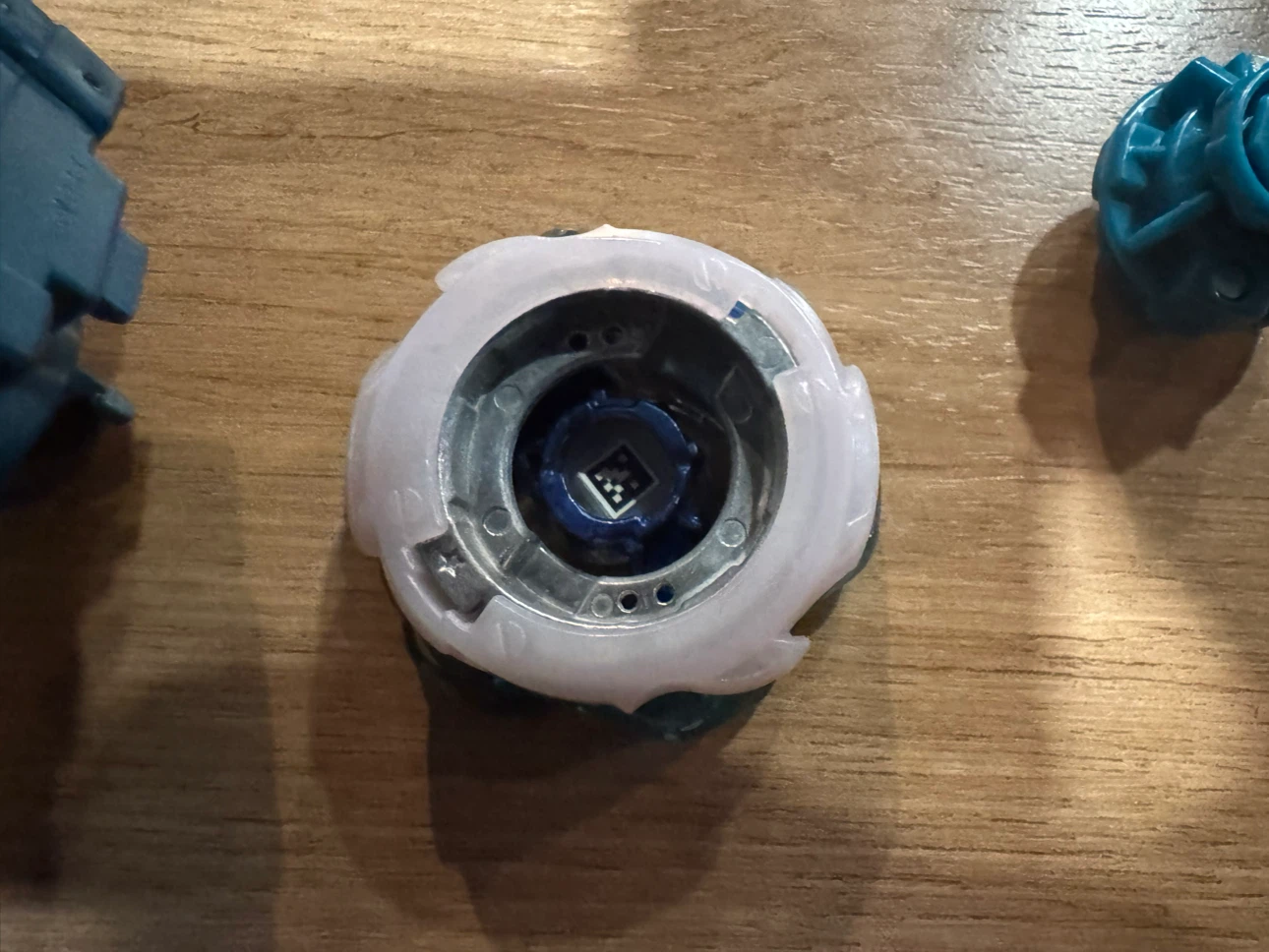 Beyblade Lot with Launchers - photo 5