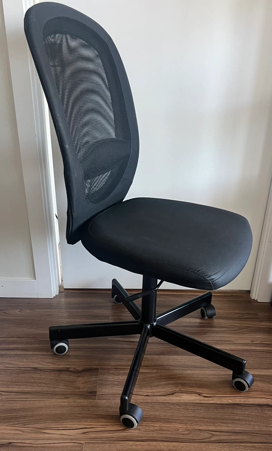 Black Mesh Back Office Chair - photo 2