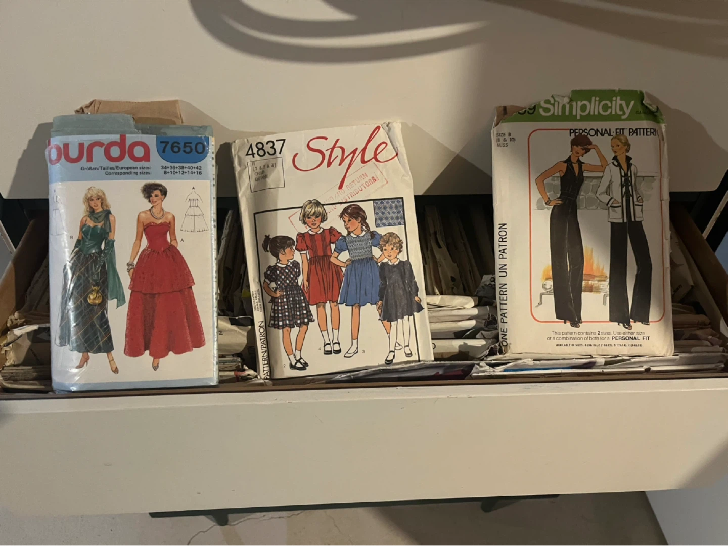 400+ Burda, Style, and Simplicity Sewing Patterns Bundle - photo 2