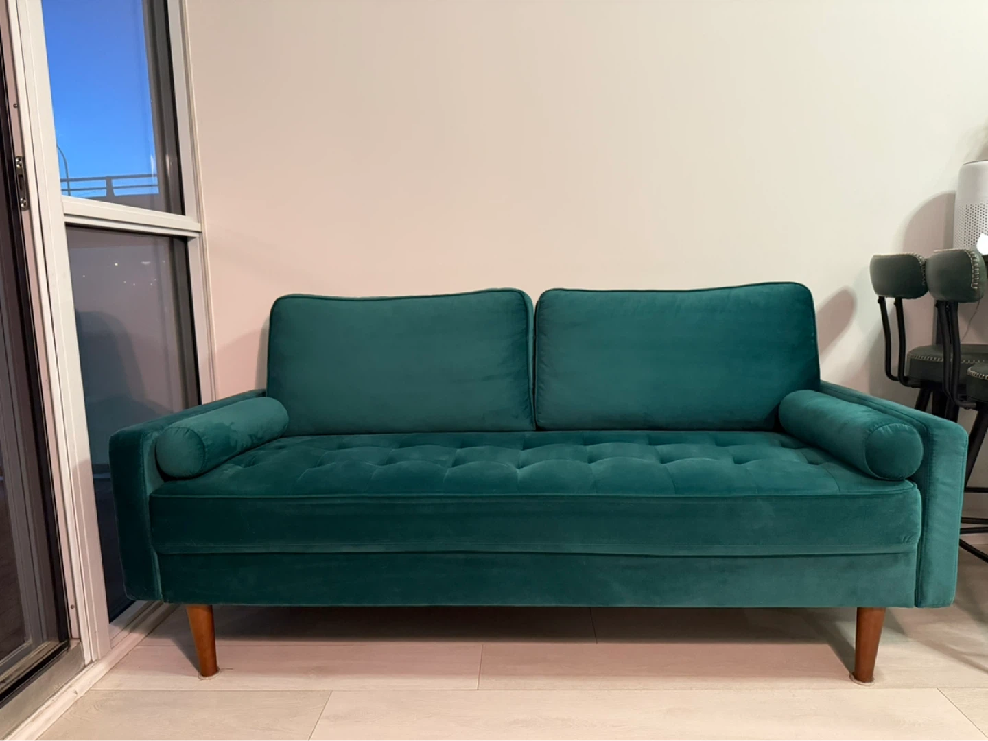 70” Green Velvet Tufted Sofa (Free Delivery in Toronto) - photo 2