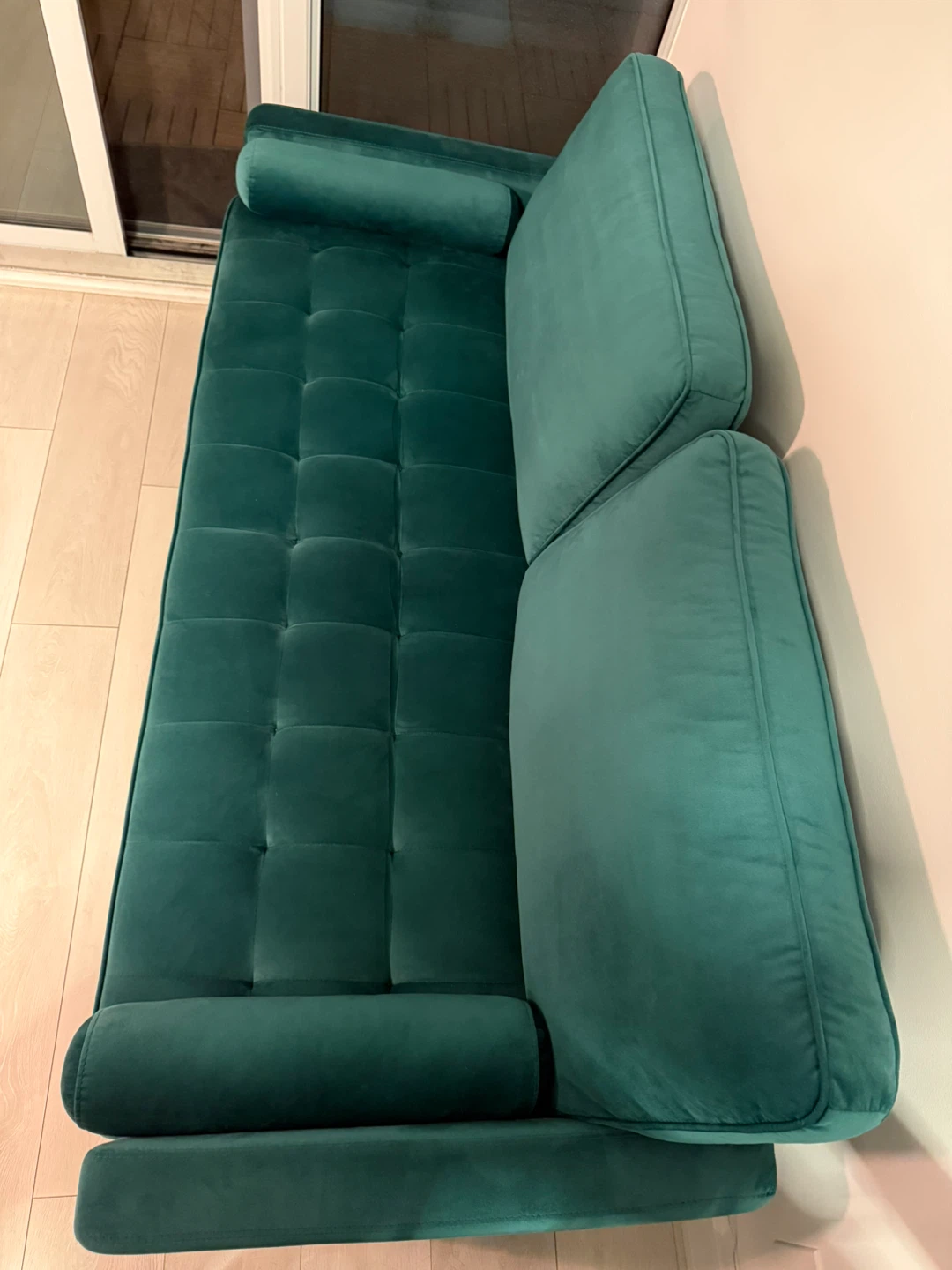 70” Green Velvet Tufted Sofa (Free Delivery in Toronto) - photo 3