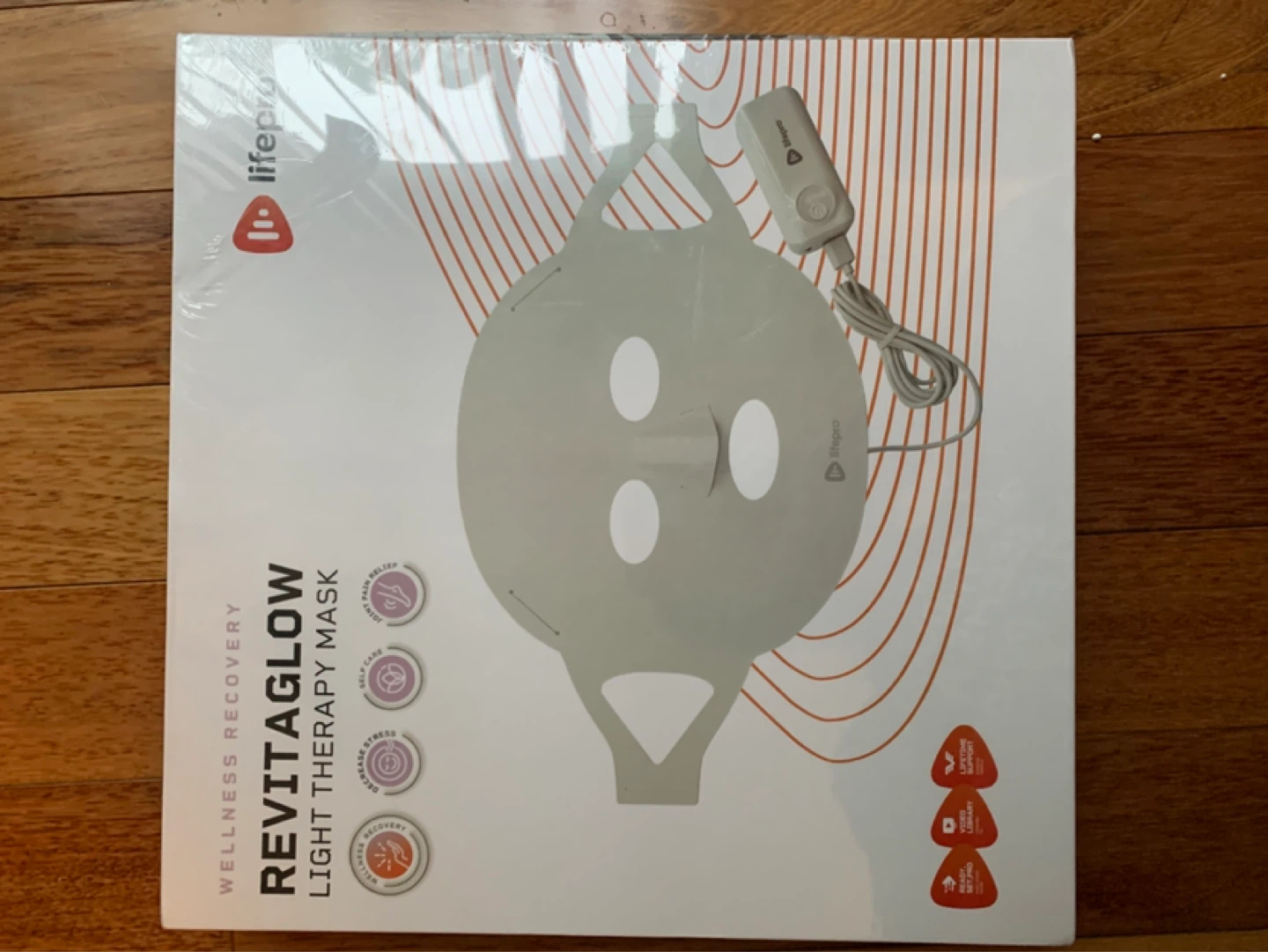 New Lifepro Revitaglow Light Therapy Mask