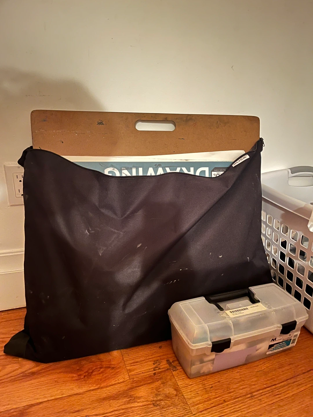 Portfolio + Drawing Board + Paper + Art Box