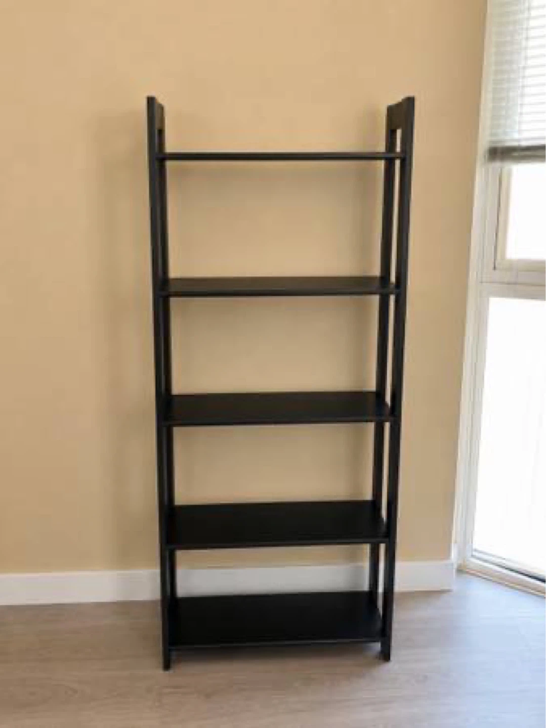 Black 5-Shelf Ladder Bookshelf