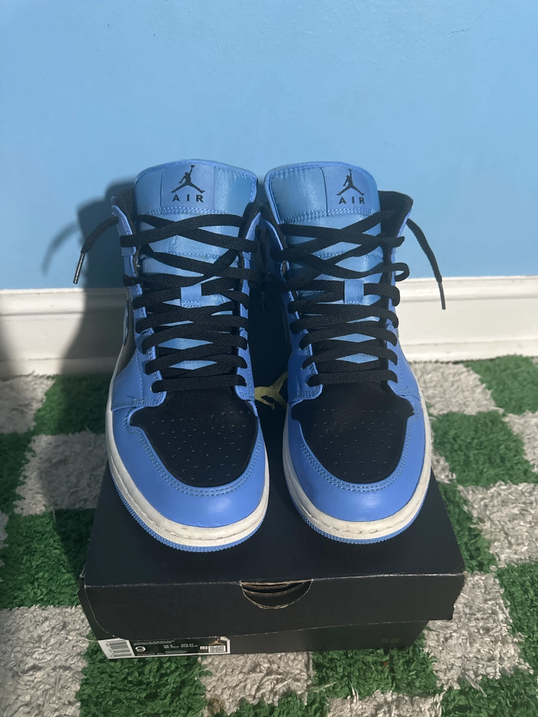 Air Jordan 1 Mid SE "University Blue" - photo 2