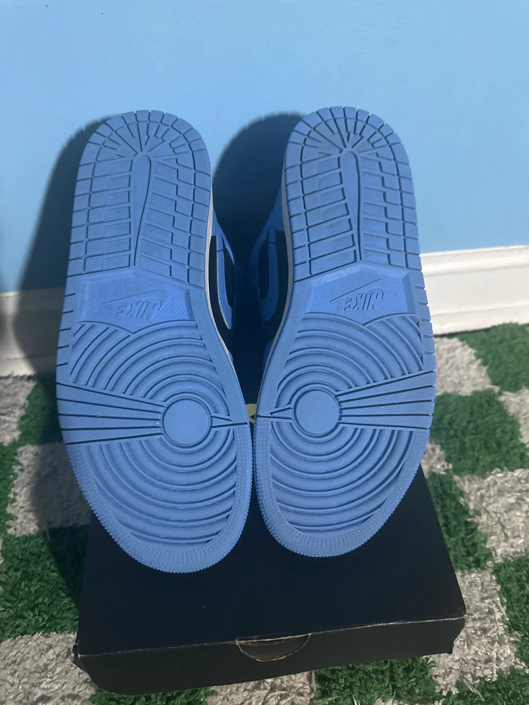 Air Jordan 1 Mid SE "University Blue" - photo 3