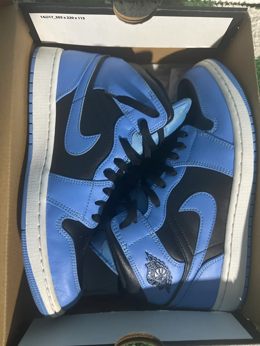Air Jordan 1 Mid SE "University Blue" - photo 4