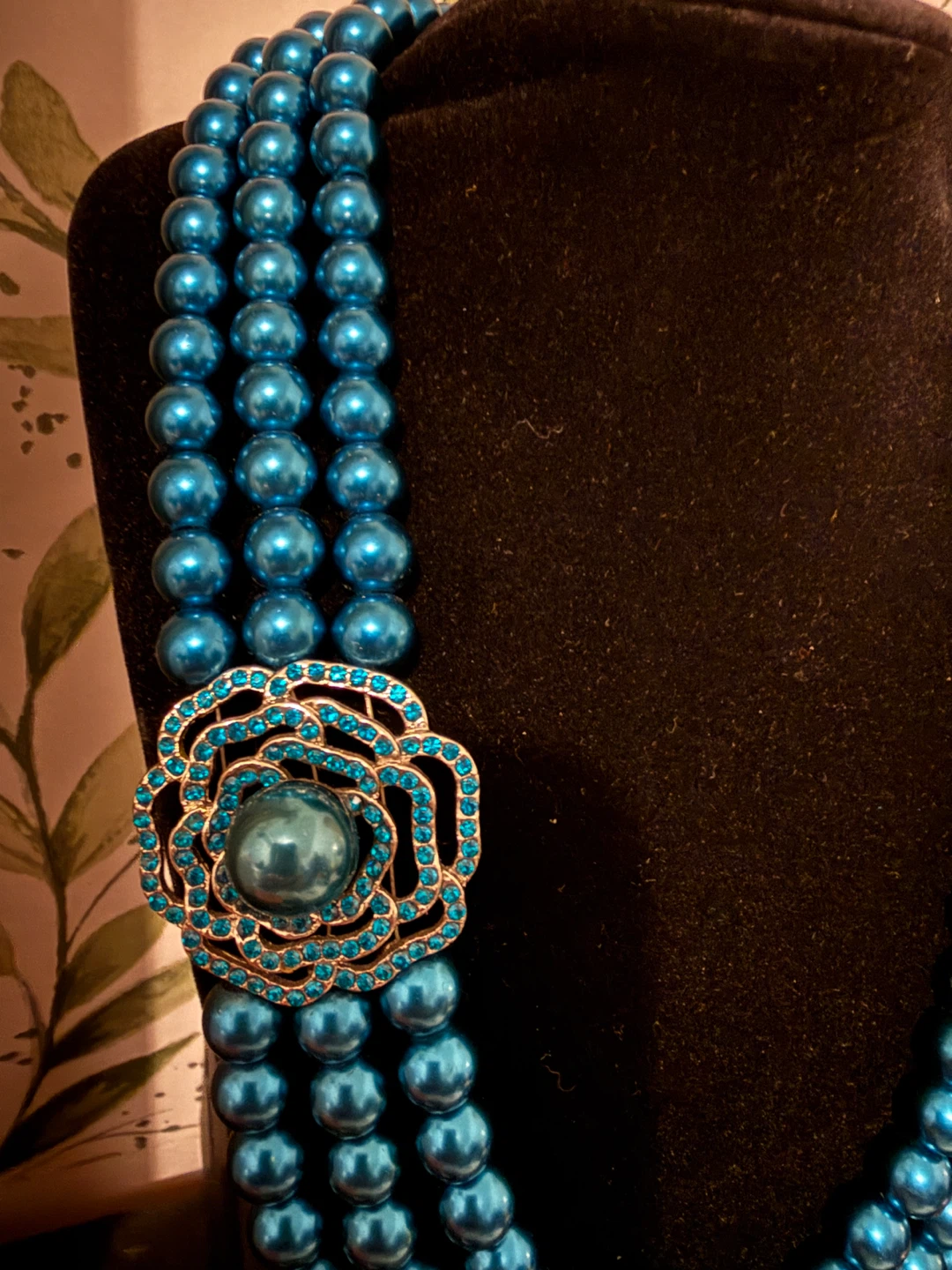 Turquoise beaded necklace with floral clasp - photo 2
