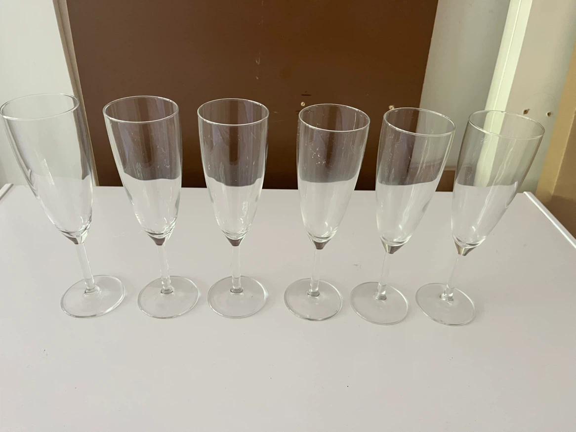 Set of 6 Clear Champagne Flutes