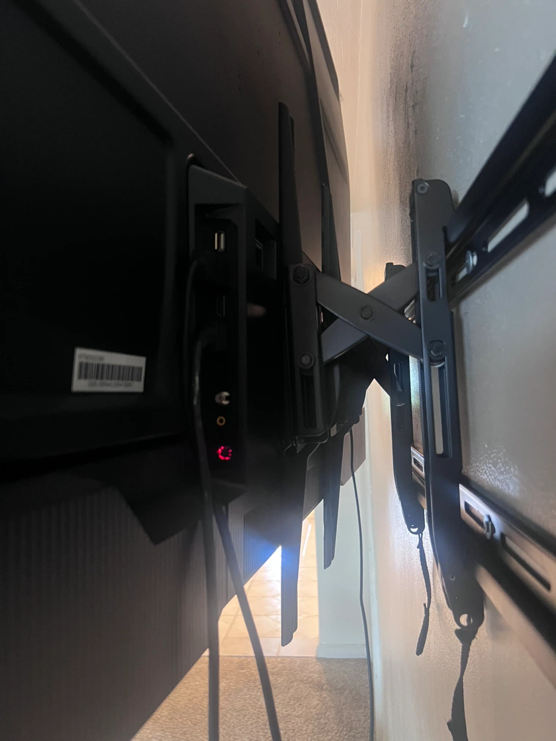 65” Insignia Smart tv - photo 4