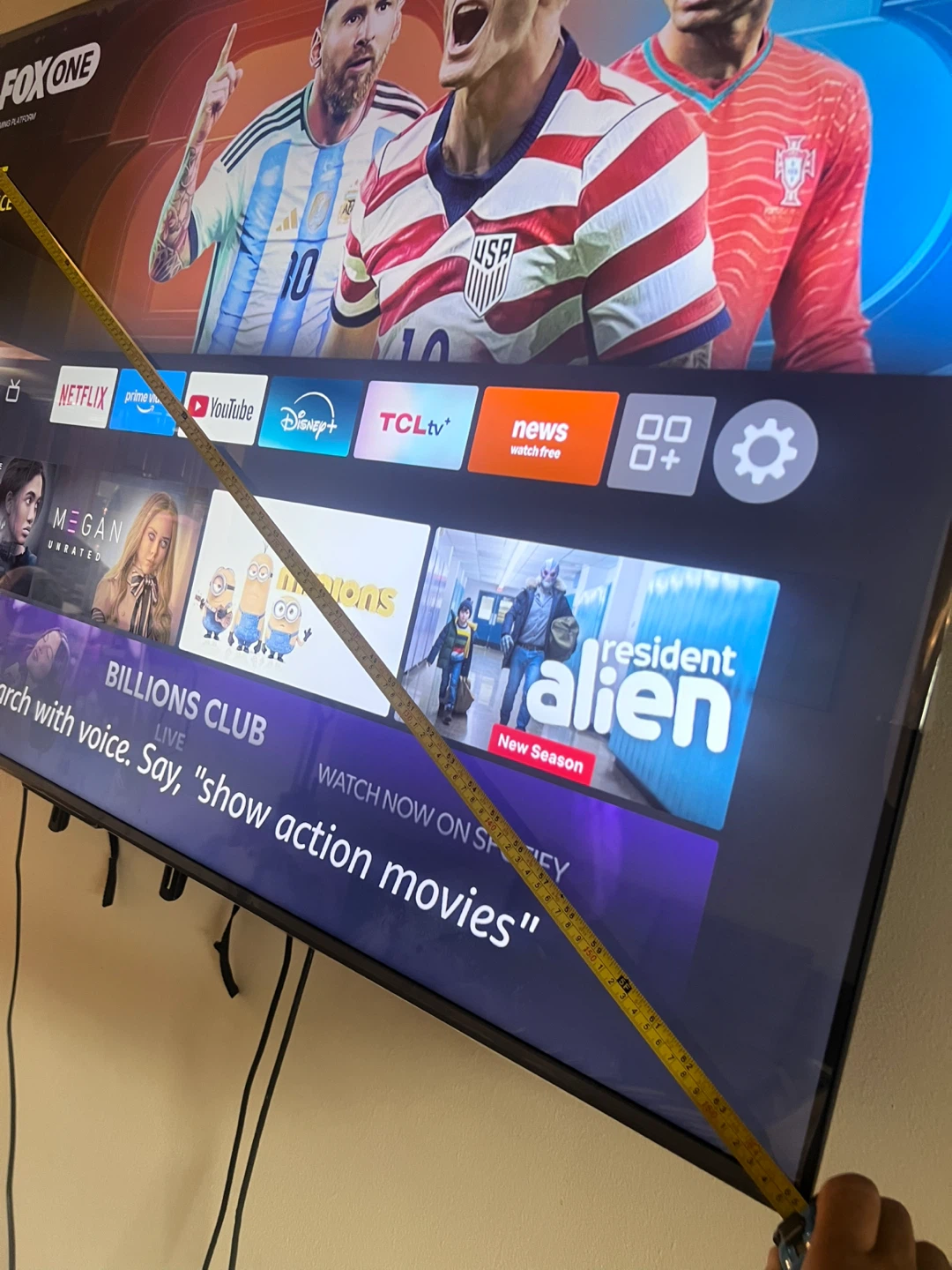 65” Insignia Smart tv - photo 3