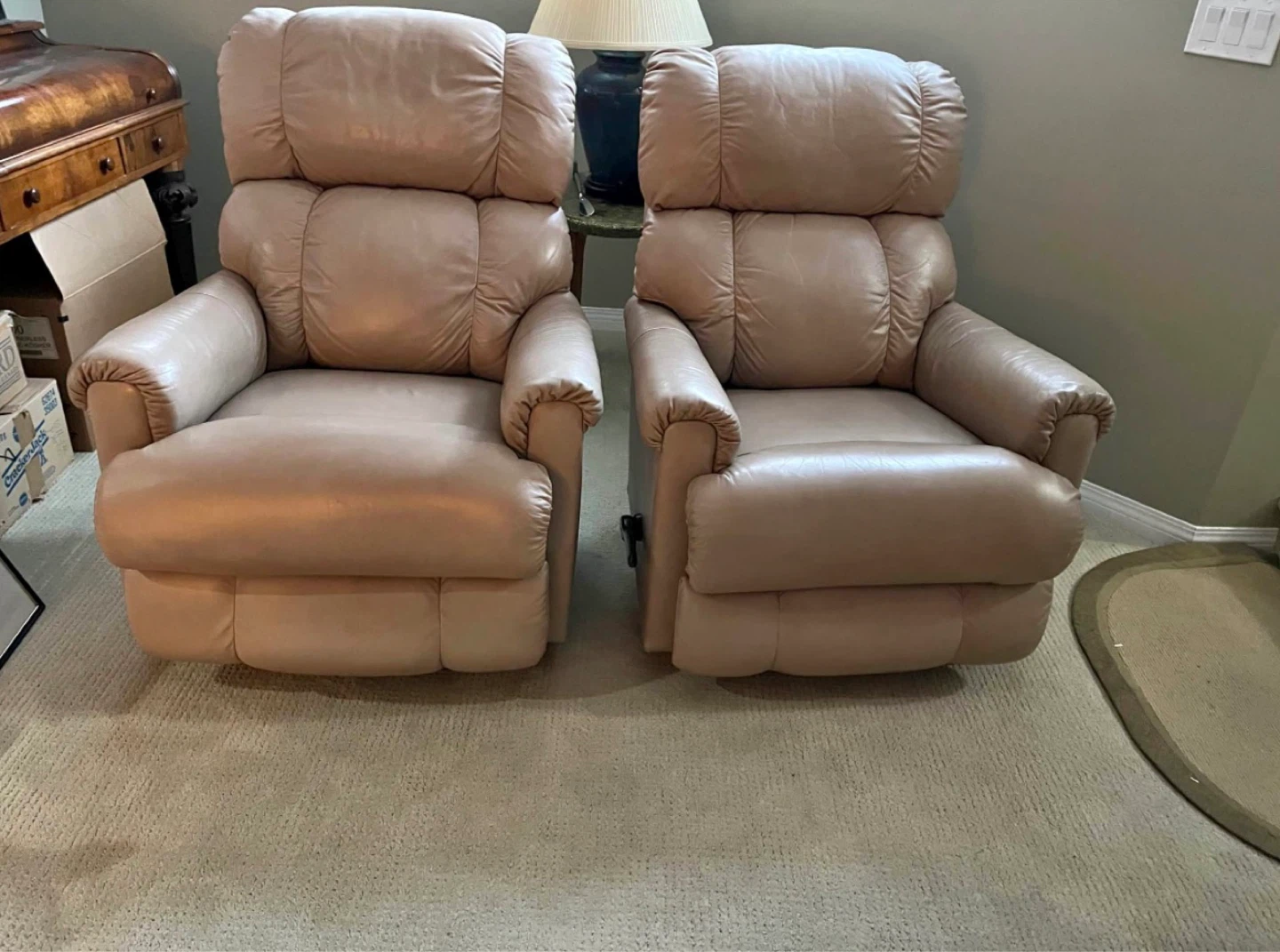La-Z-Boy Pinnacle Swivel Gliding Recliner obo