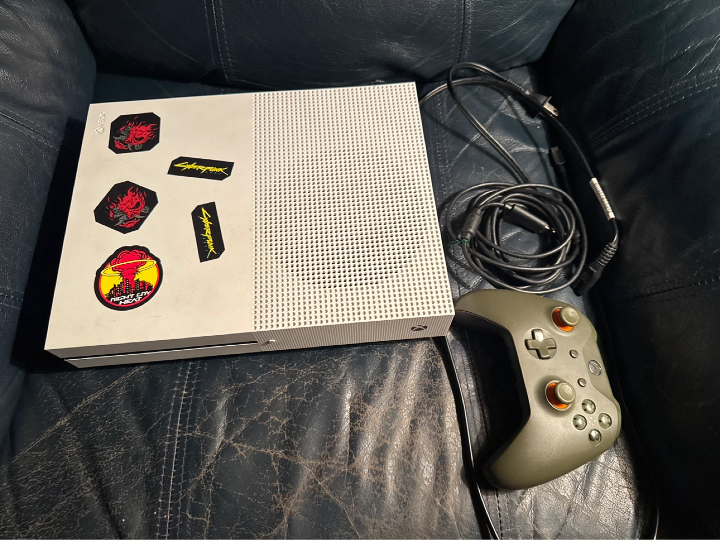 Xbox one s  1TB trading for meta quest 2 VR