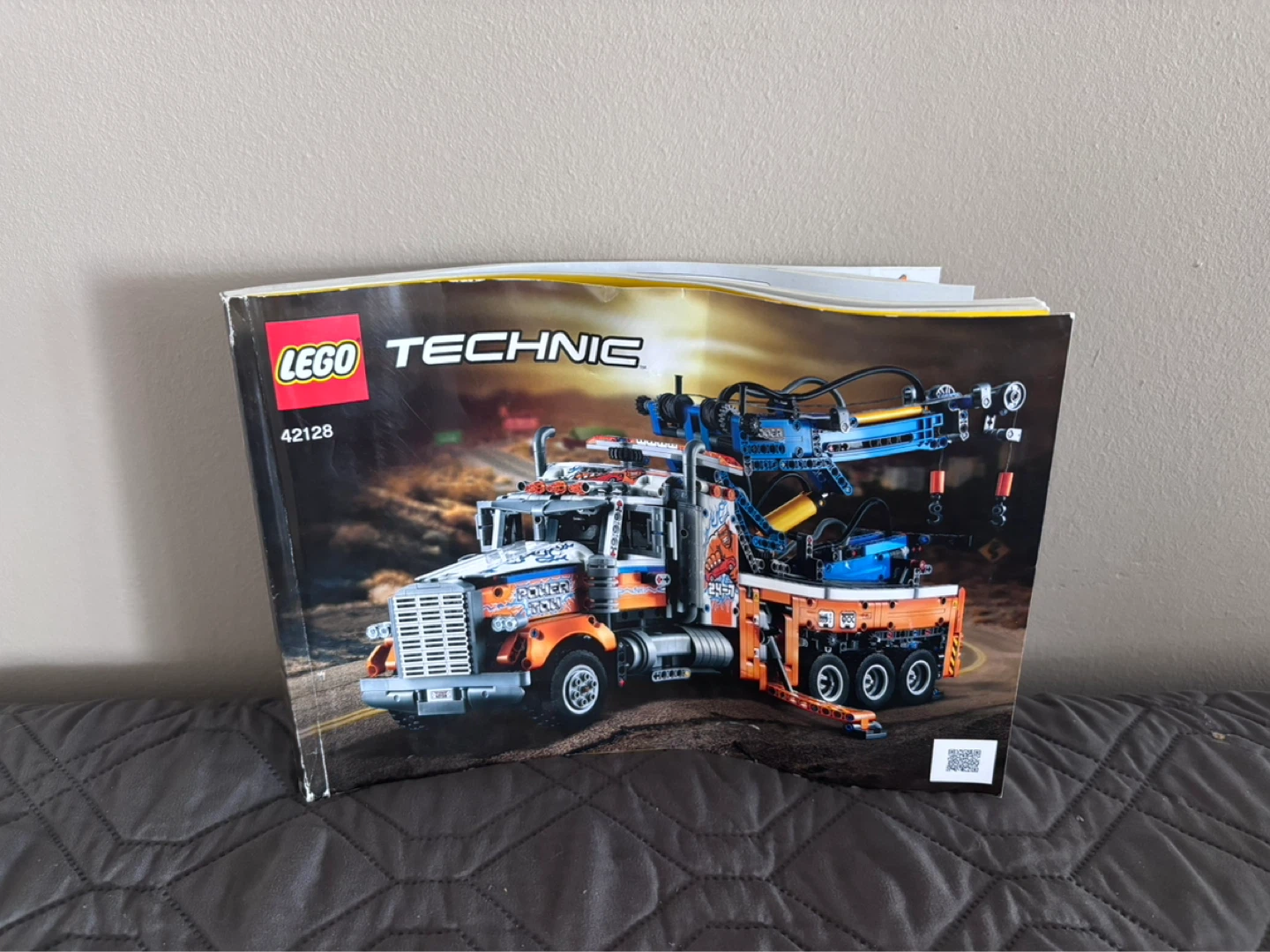LEGO Technic Heavy-duty Tow Truck 42128. RETIRED PRODUCT. - photo 5