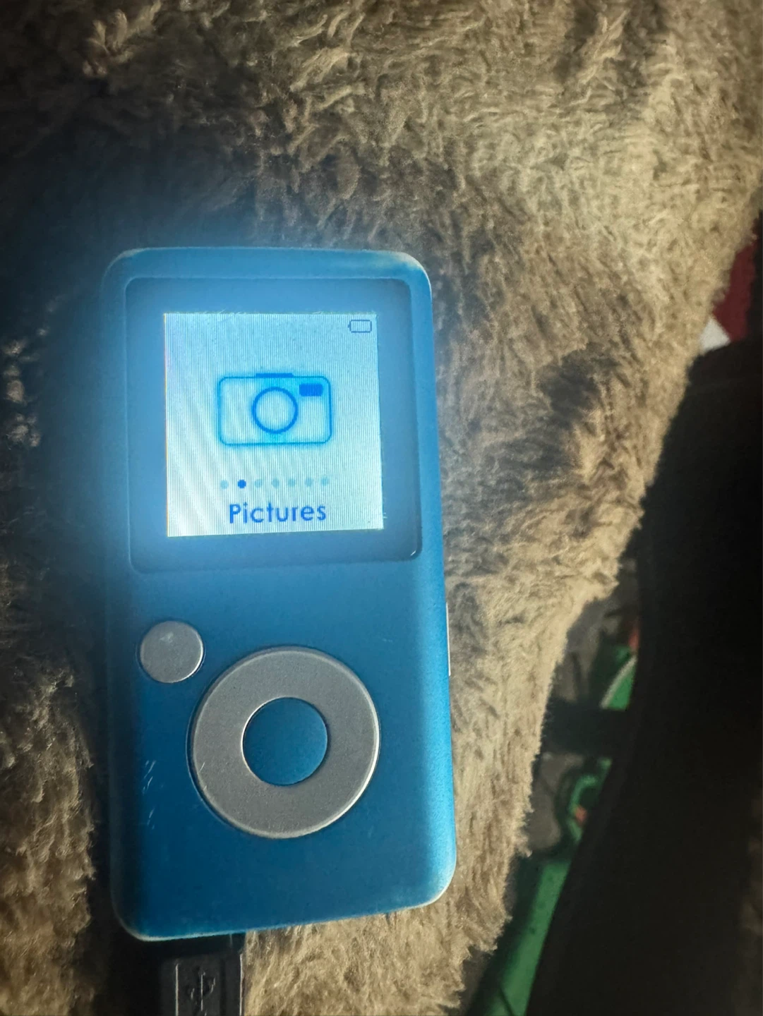 Coby Music Player with 40 songs on. - photo 4
