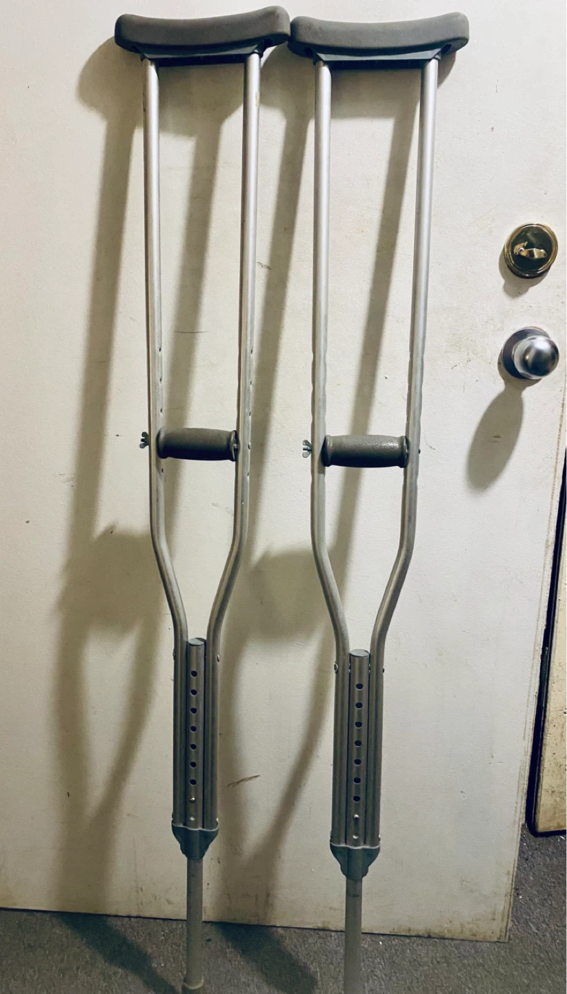 Adjustable Aluminum Crutches