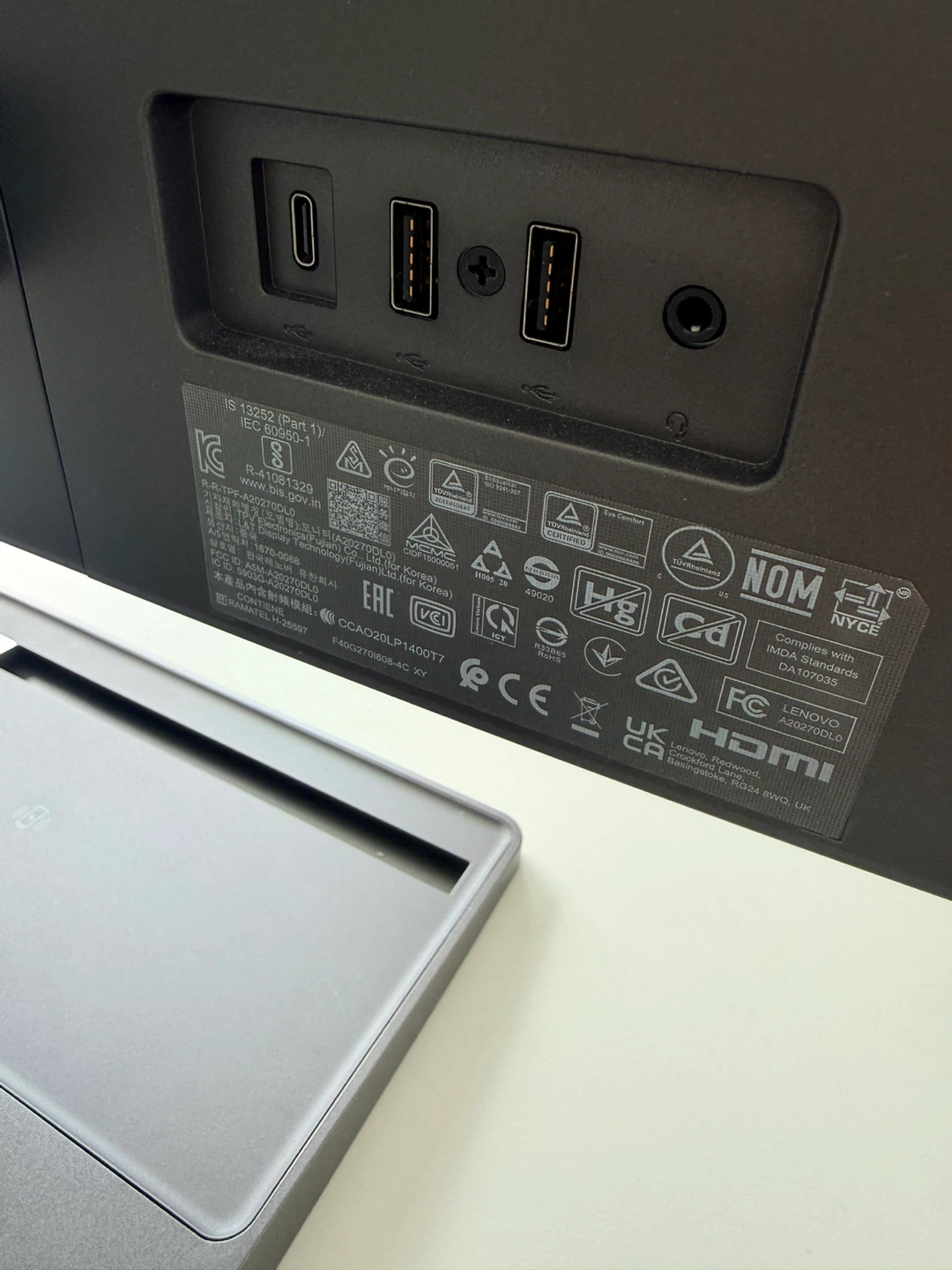 Lenovo Qreator 27" 4K UHD Monitor (IPS, USB-C) - photo 3