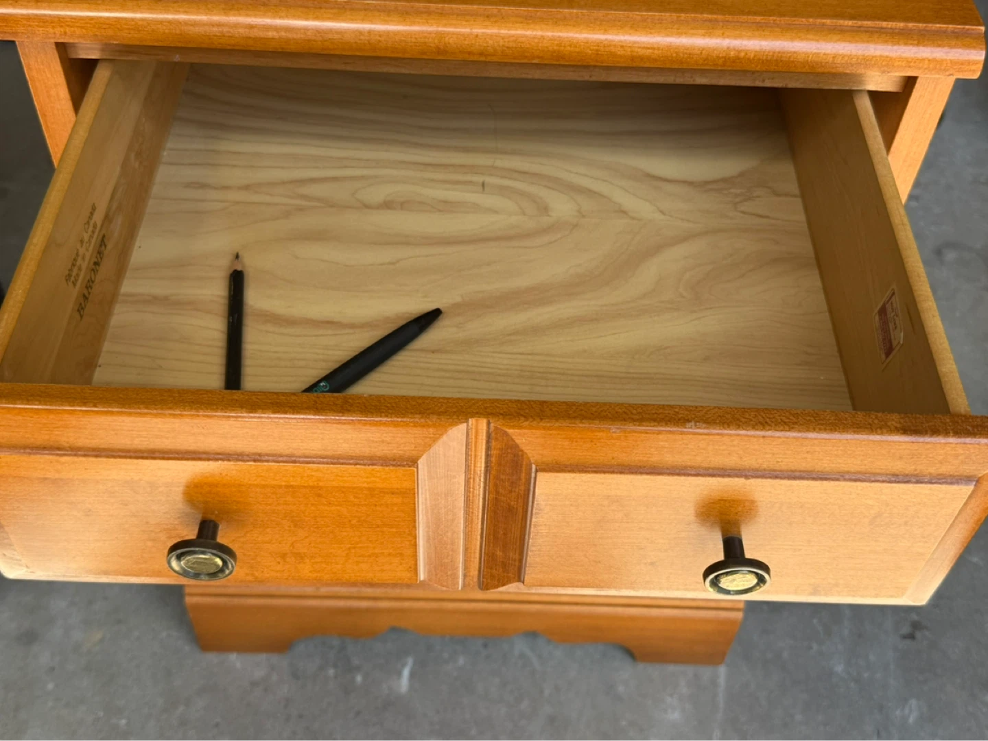 Solid Wood Nightstand / Side Table – Baronet Made in Canada - photo 2