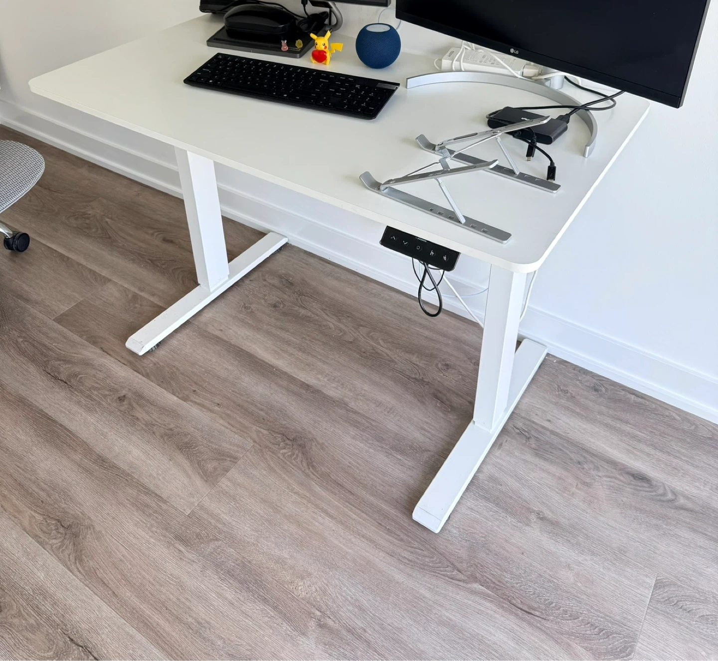 Home office desk and chair - photo 4