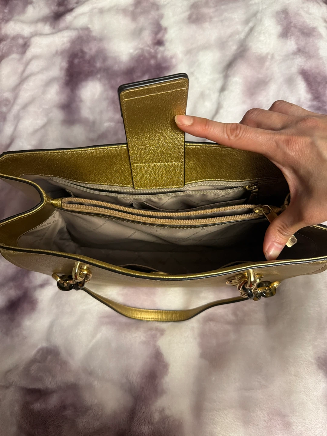 Michael Kors Gold Tote Bag - photo 2