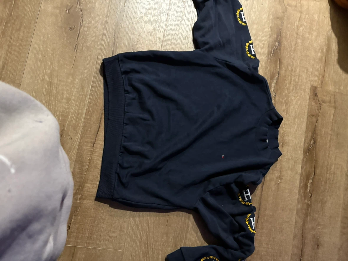 Navy Tommy Hilfiger Sweatshirt
