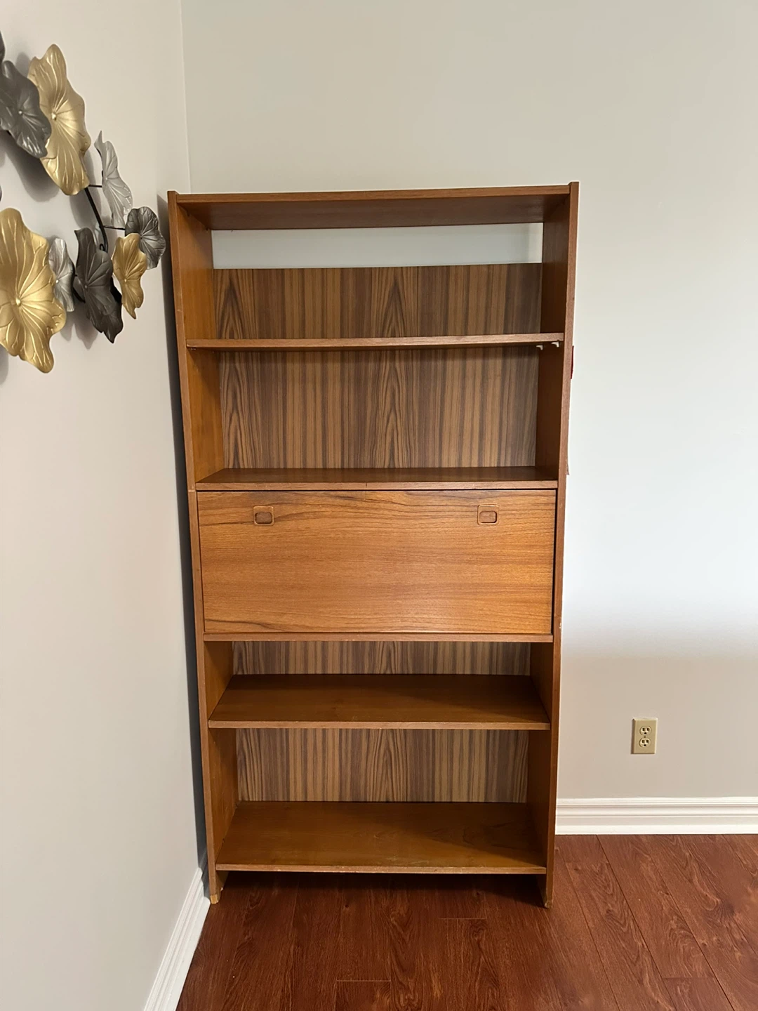 Wooden Bookshelf with Cabinet