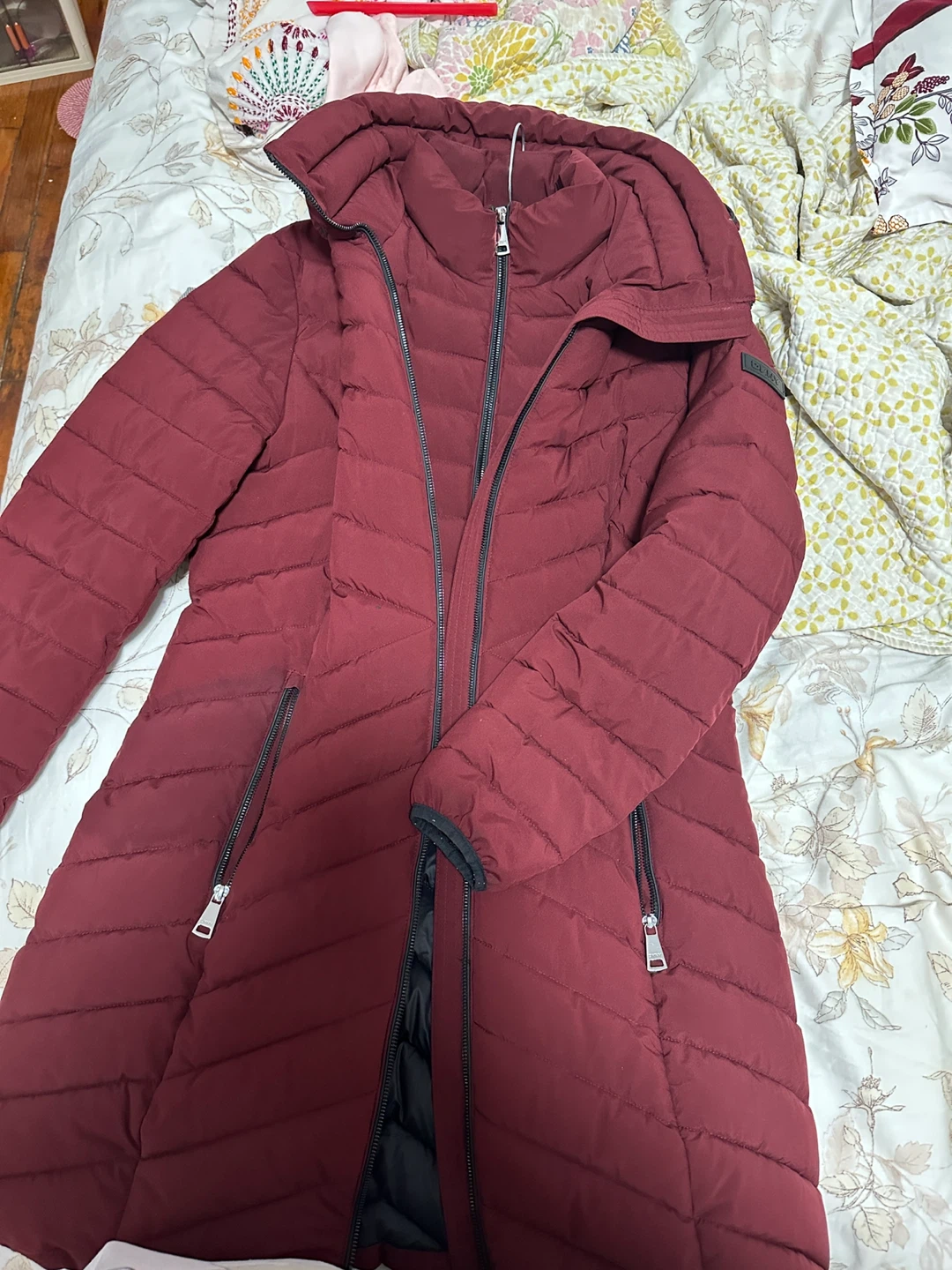 DKNY Burgundy Puffer Coat - photo 4