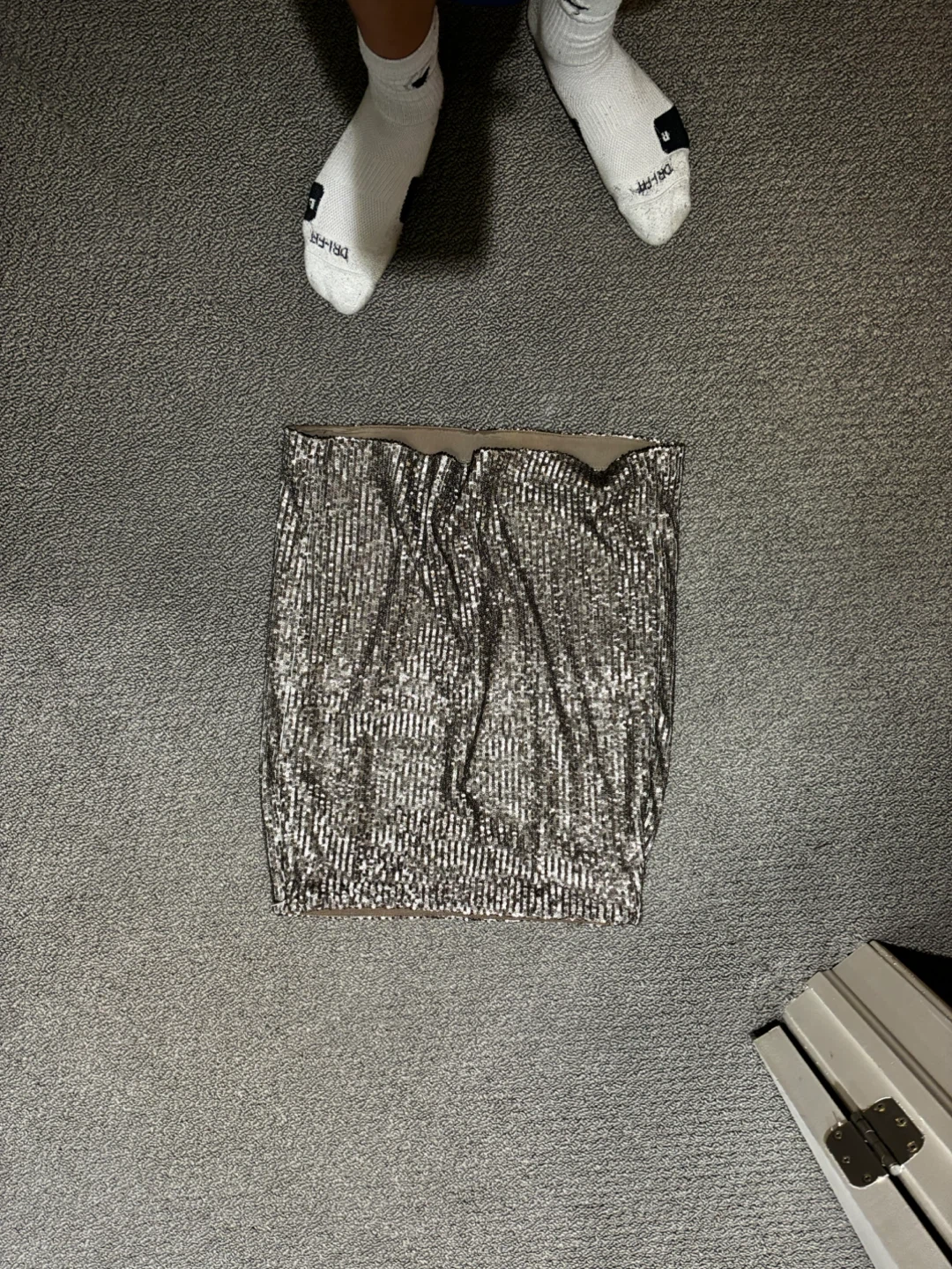 RW&CO. Sequin Mini Skirt Size 8 - photo 2