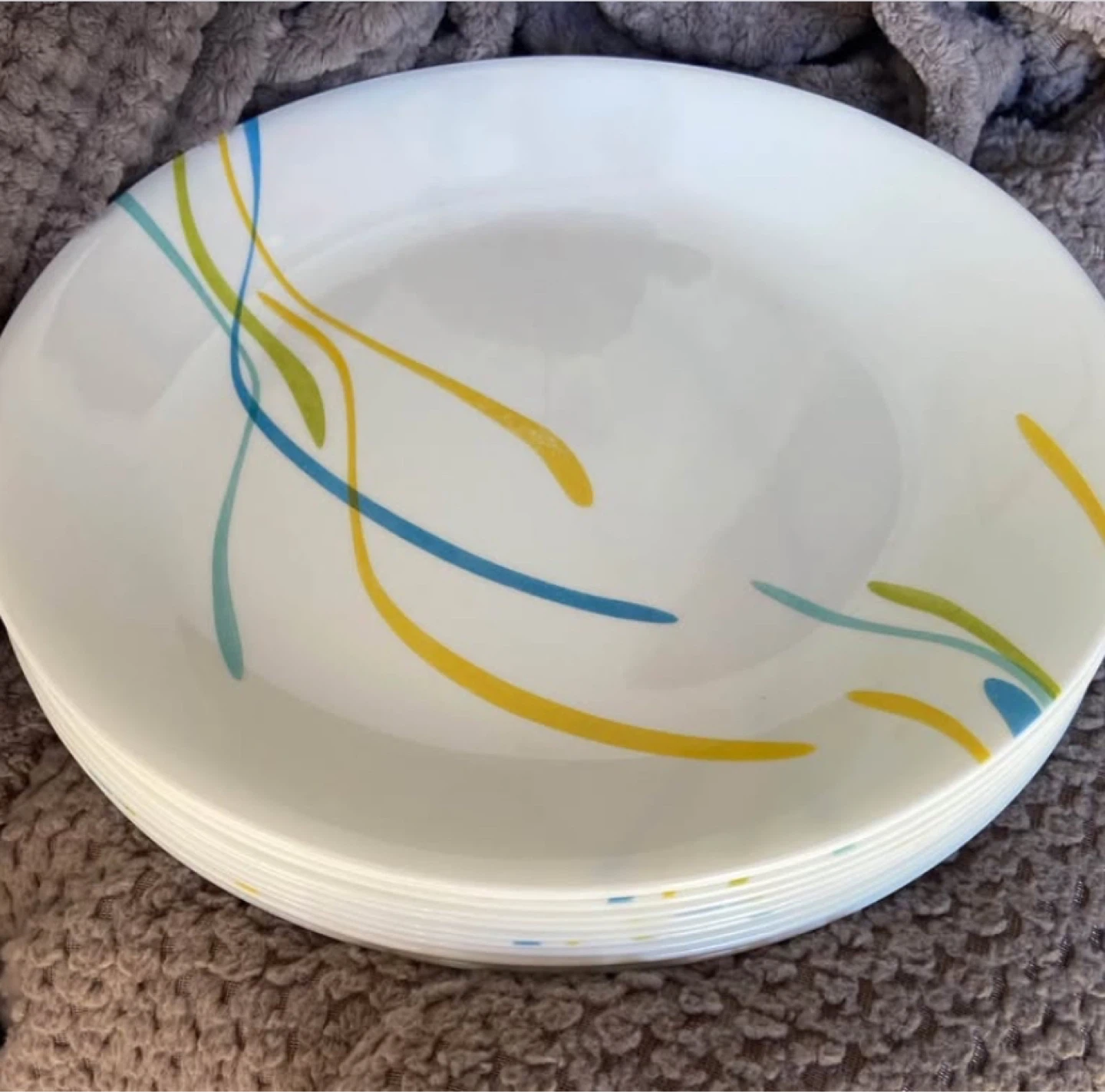 11 Corelle “Waves” Dinner Plates