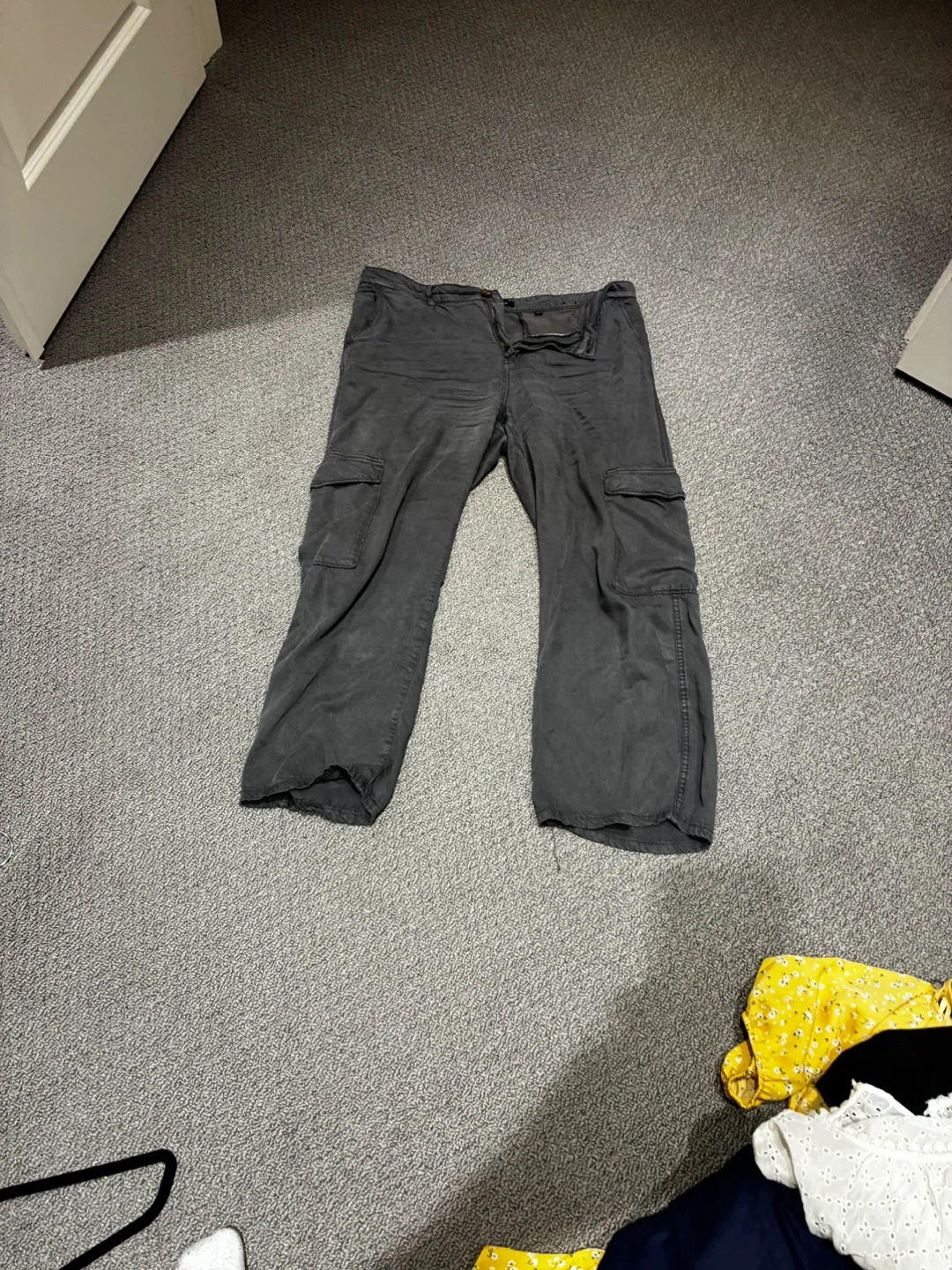 Reitmans Cargo Pants - Size 32 Petite - photo 2