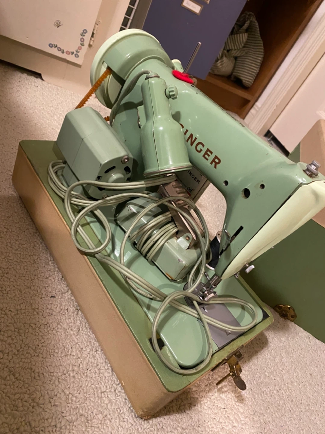 Vintage Singer 185J Sewing Machine - photo 5